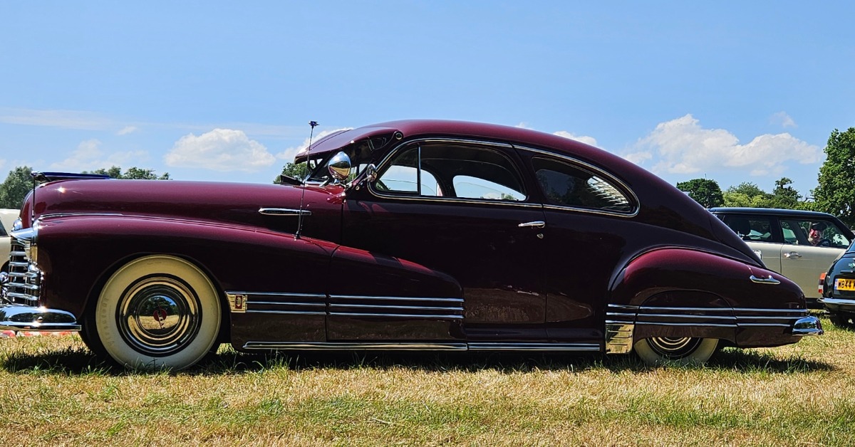 1946 Pontiac Streamliner Image 2