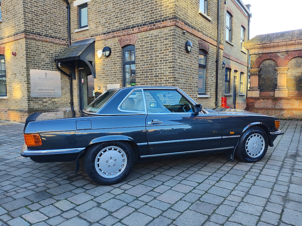 1989 Mercedes-Benz 500SL Image 2