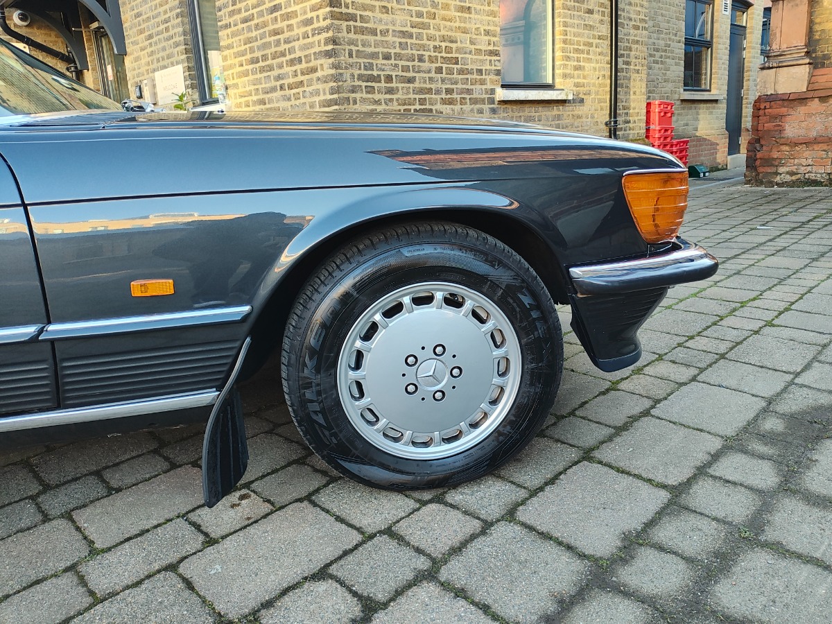 1989 Mercedes-Benz 500SL Image 4