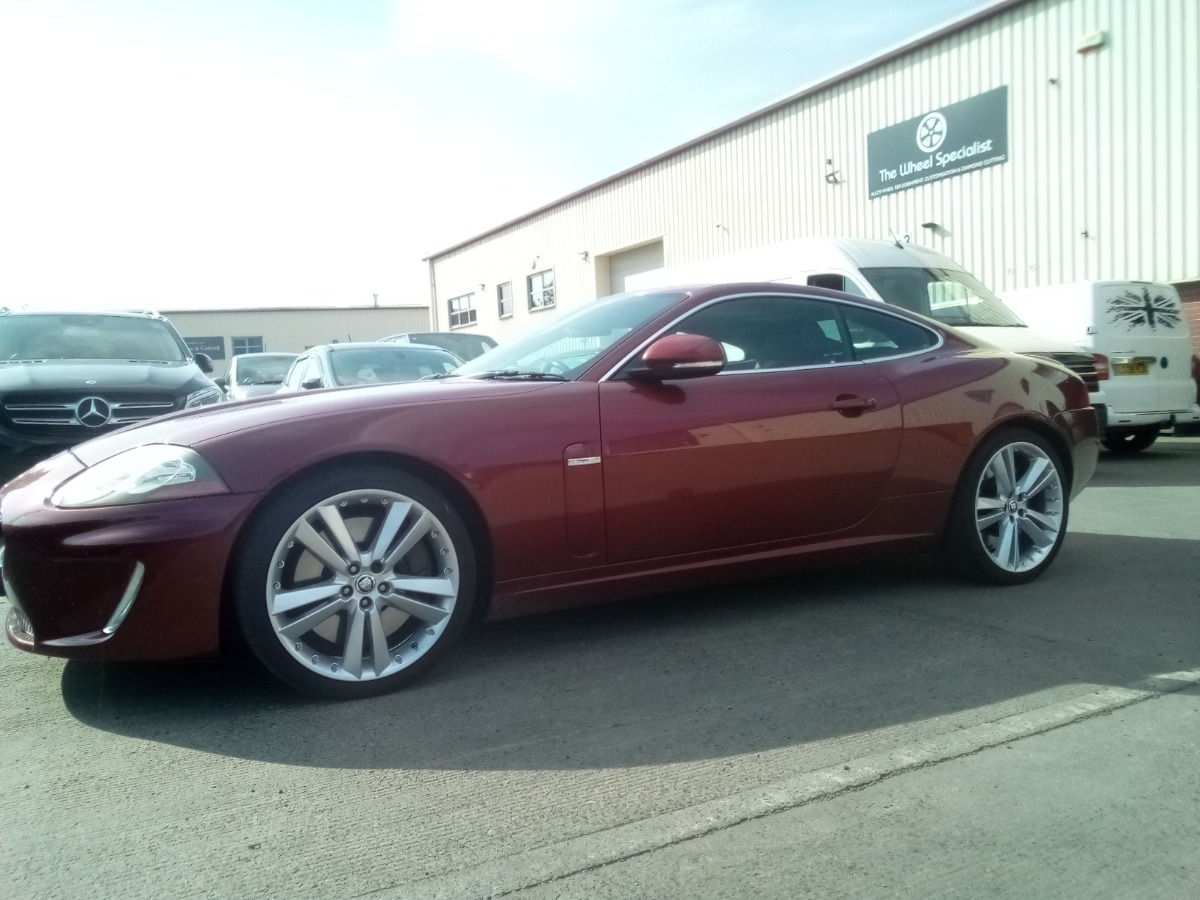 2010 Jaguar XKR Image 4