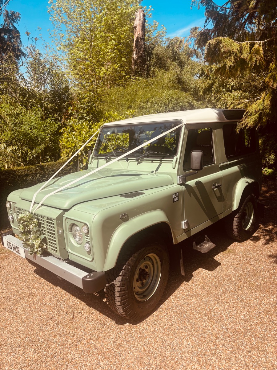 2016 Land Rover Defender Image 3