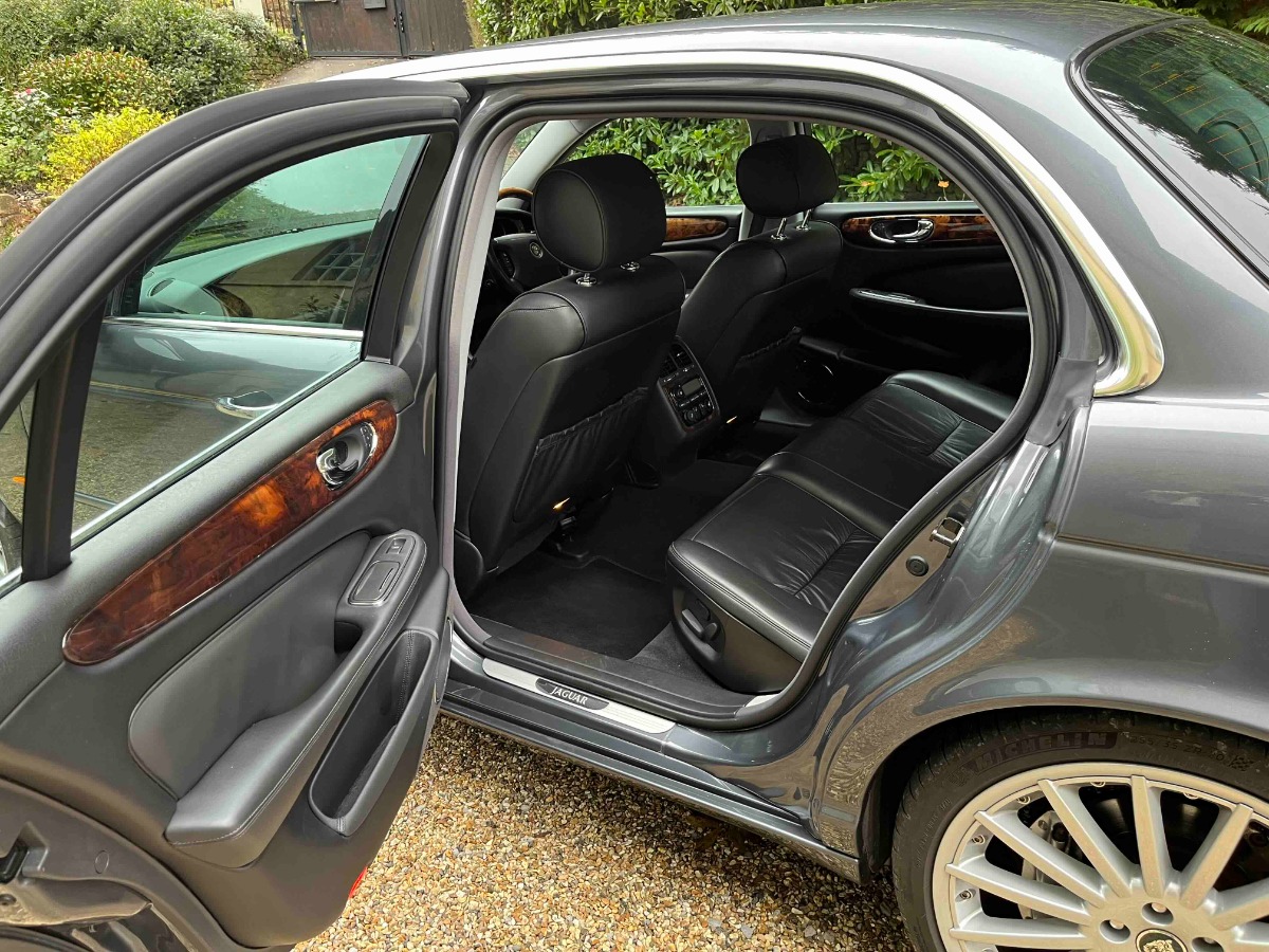 2006 Jaguar XJ Image 4