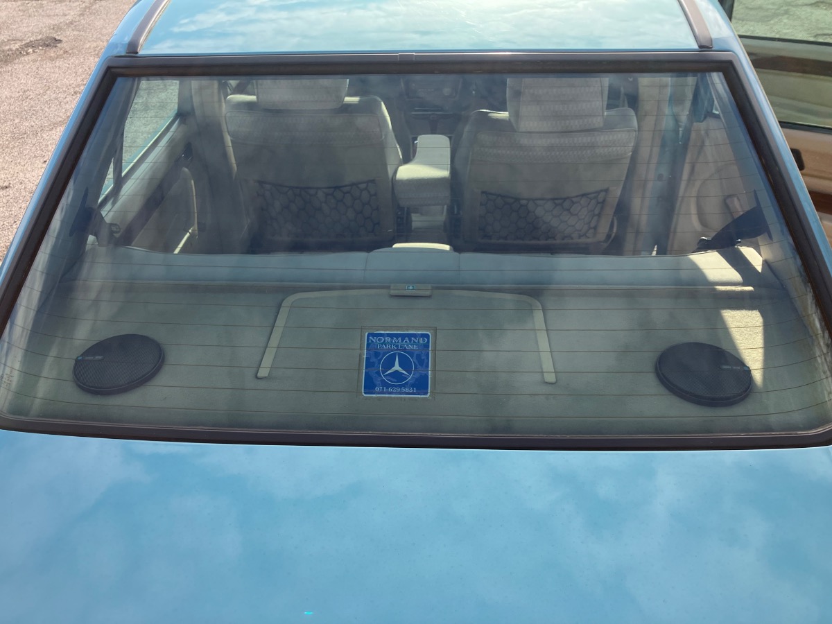 1991 Mercedes-Benz 190E Image 8