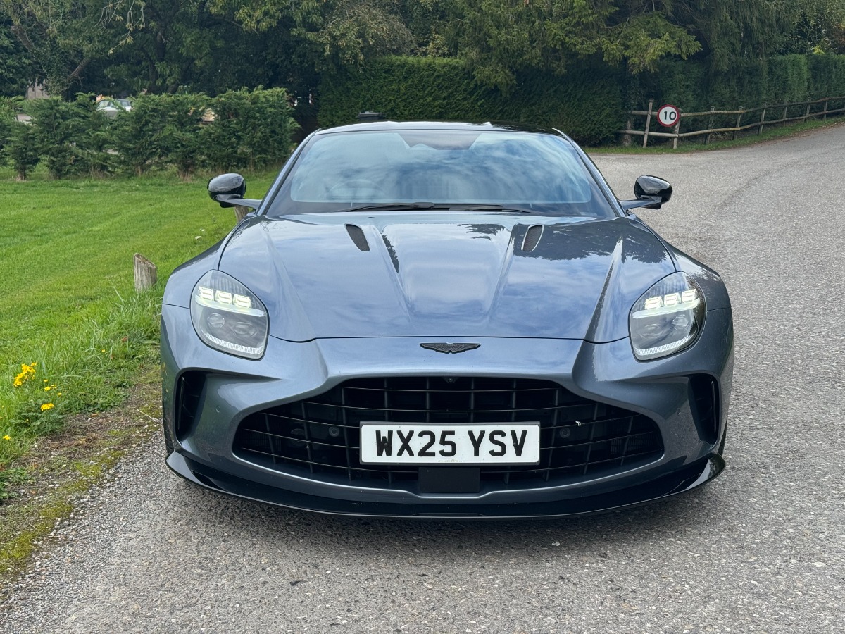 2025 Aston Martin Vantage Image 4