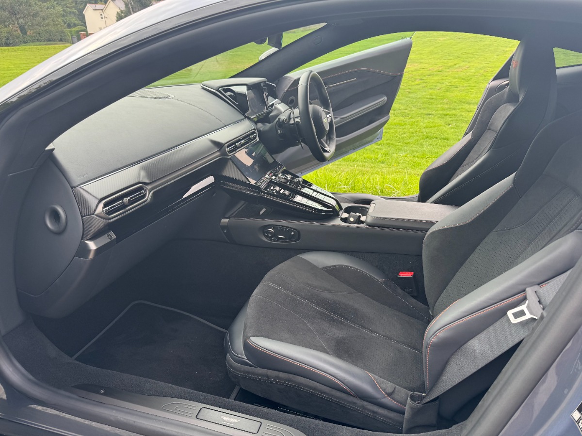 2025 Aston Martin Vantage Image 7