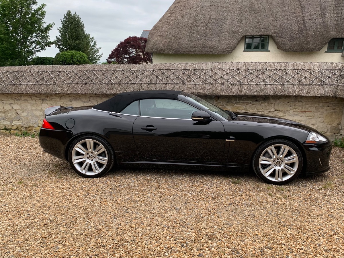 2011 Jaguar XKR Image 2