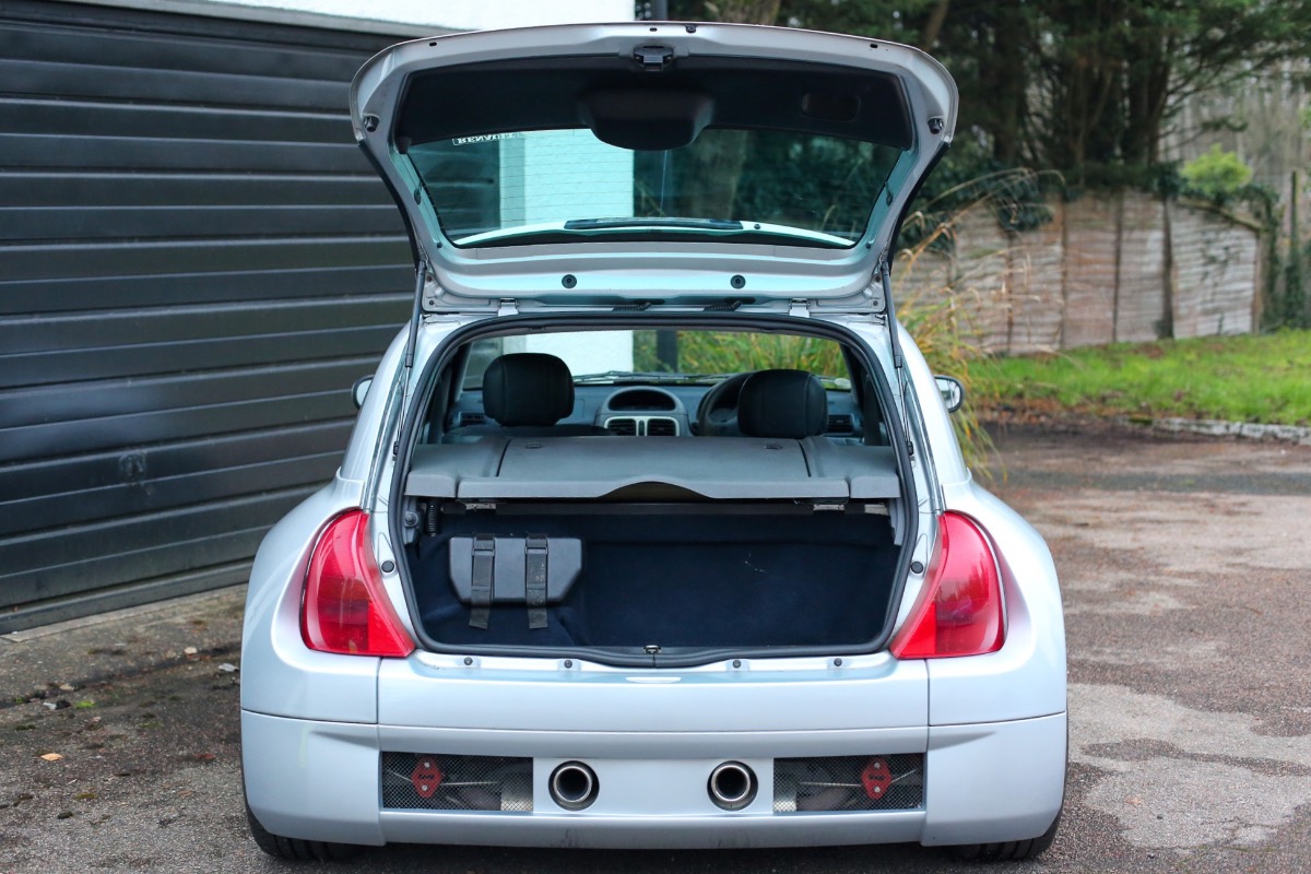 2001 Renault Clio Image 4