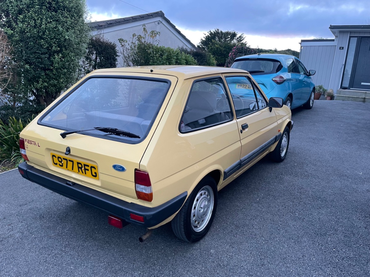 1985 Ford Fiesta Image 4