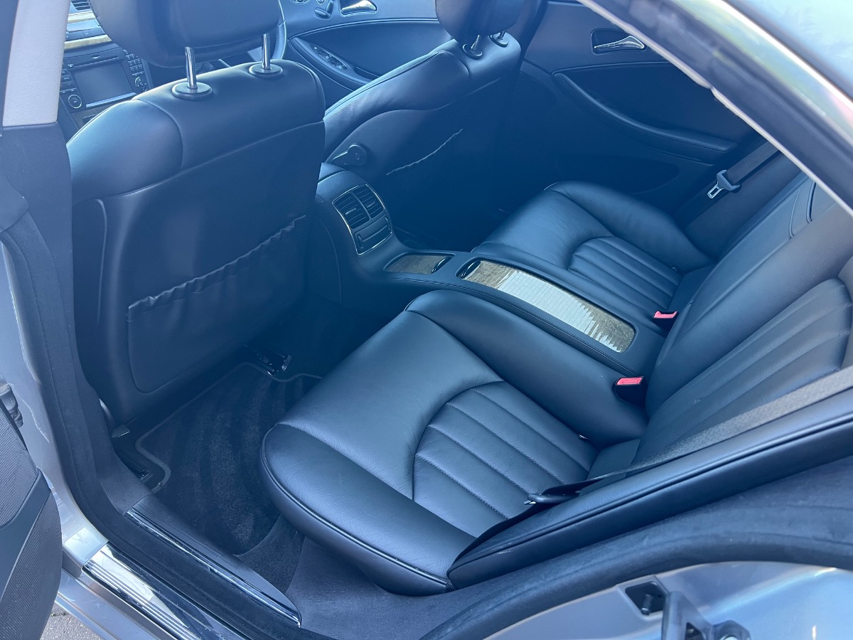 2010 Mercedes-Benz Cls-Class Image 6