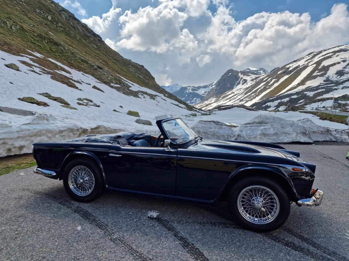 1965 Triumph TR4 Image 2