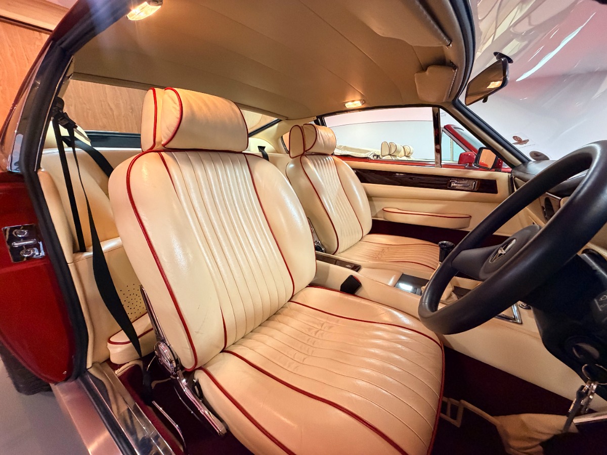 1988 Aston Martin V8 Vantage Image 12