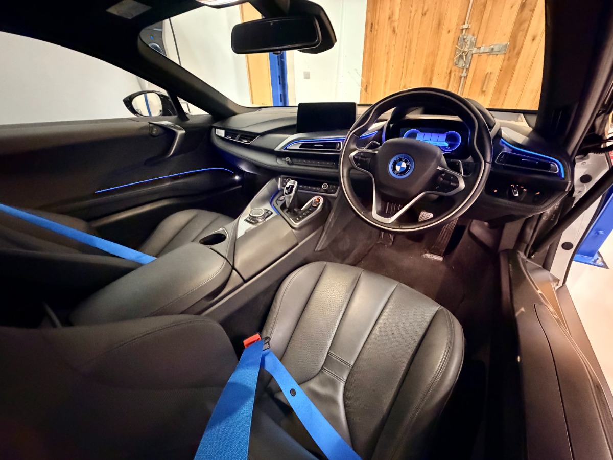 2014 BMW I8 Image 8