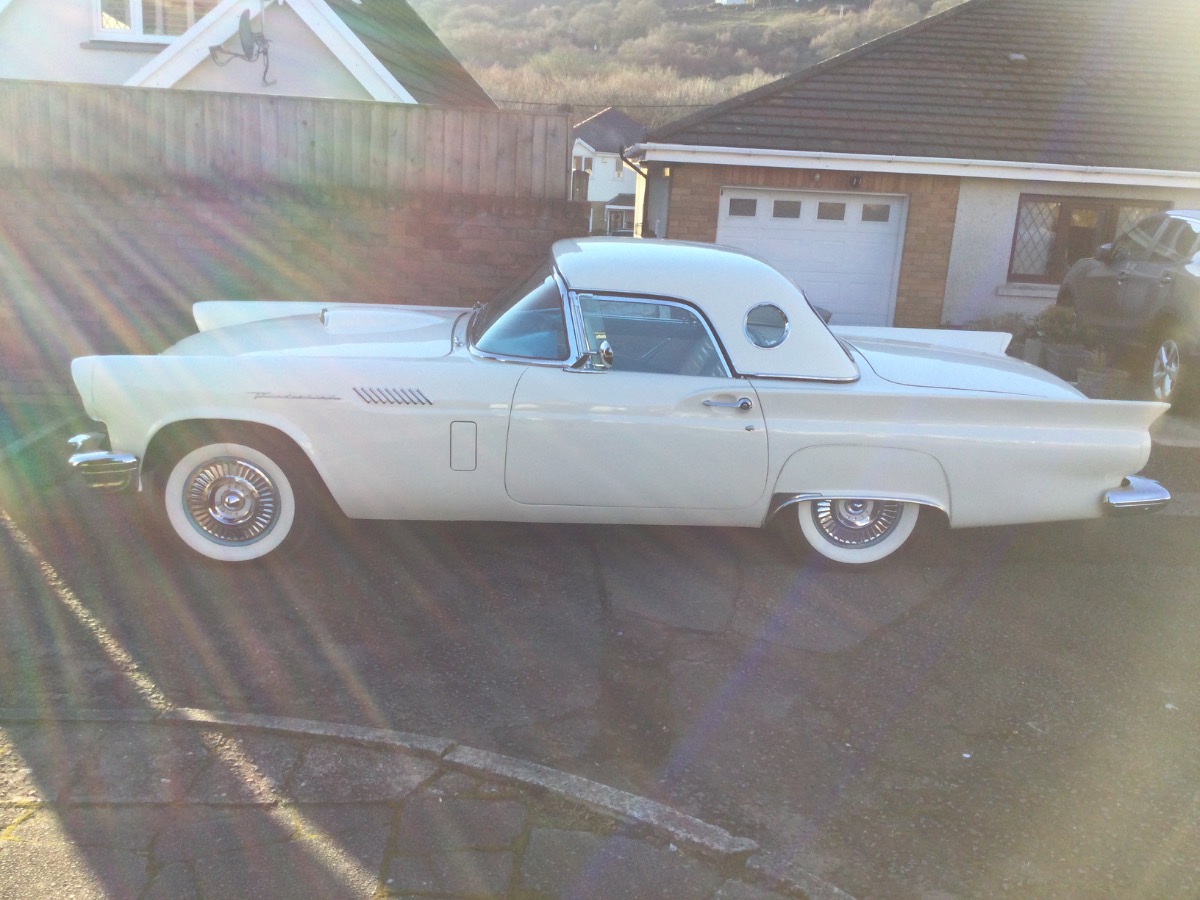 1957 Ford Thunderbird Image 8