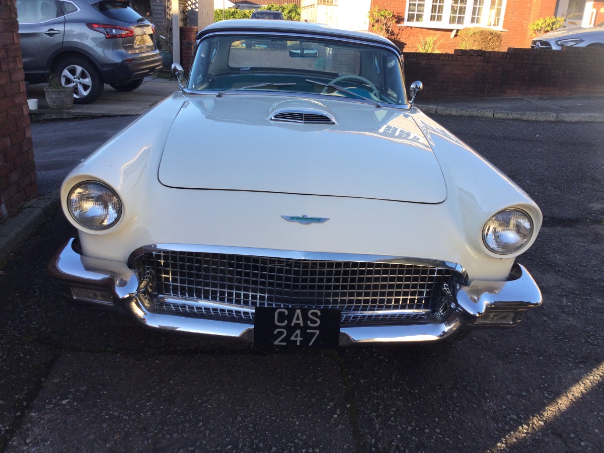 1957 Ford Thunderbird Image 2