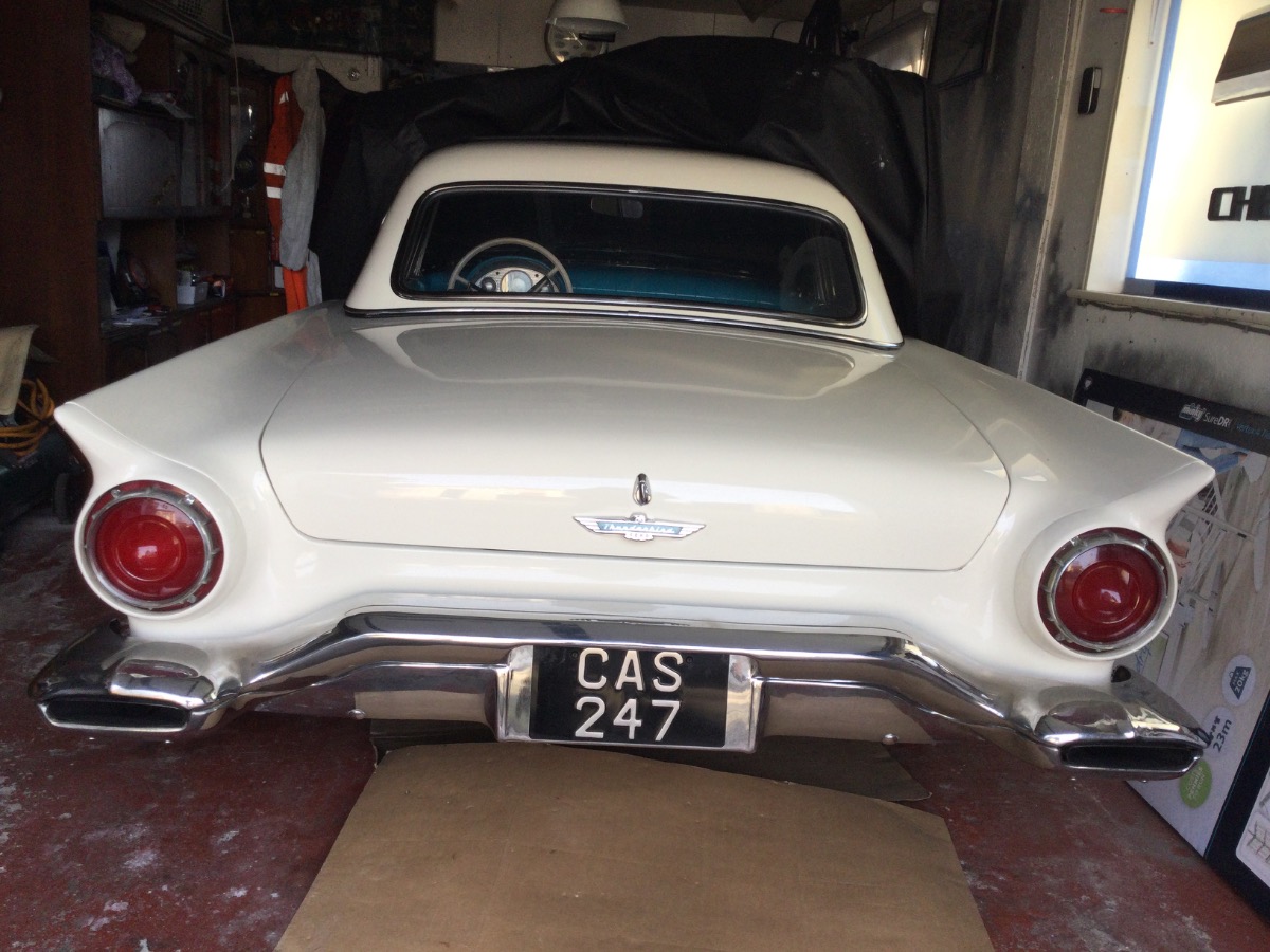 1957 Ford Thunderbird Image 3
