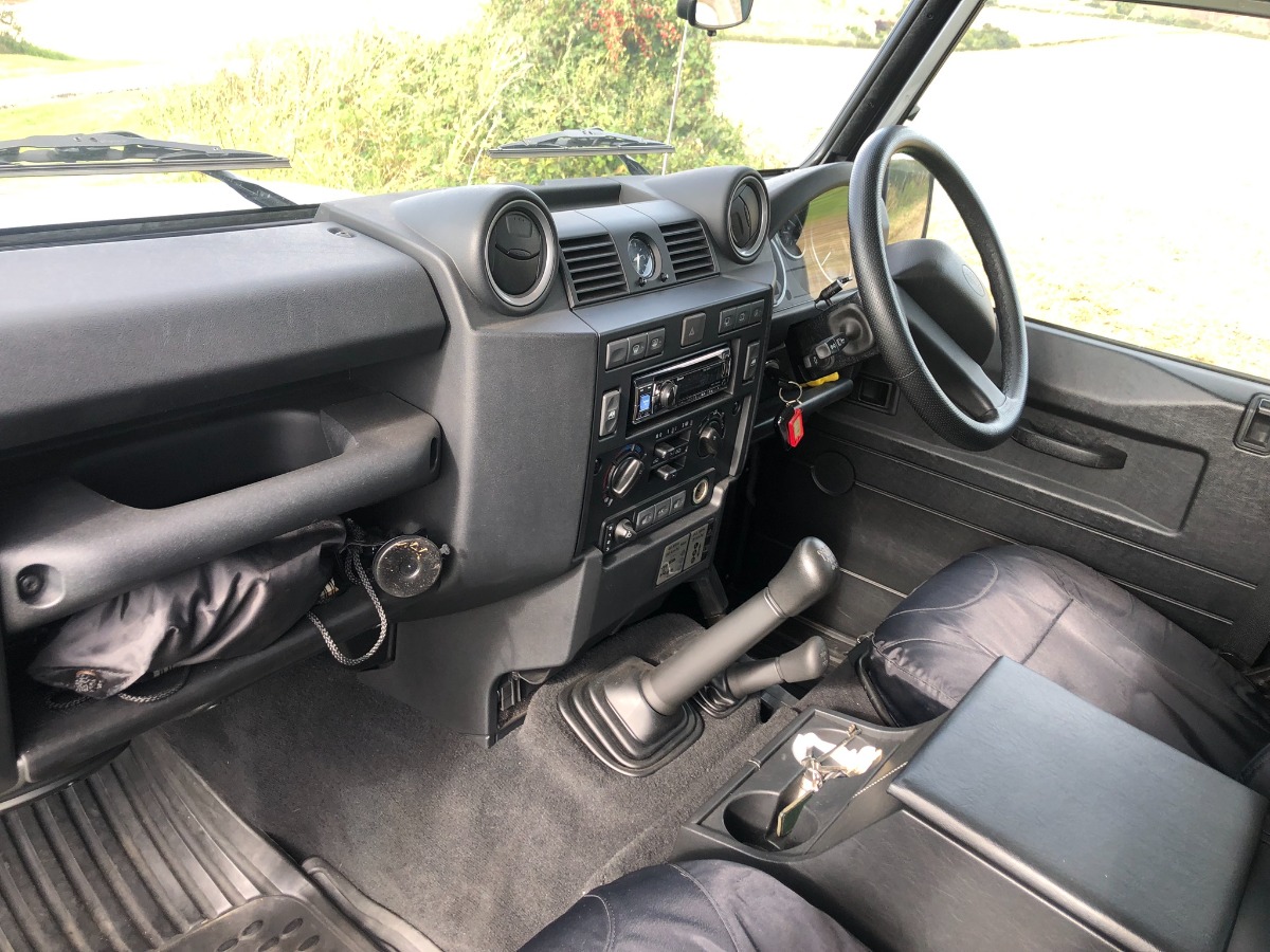 2012 Land Rover Defender 110 Image 7