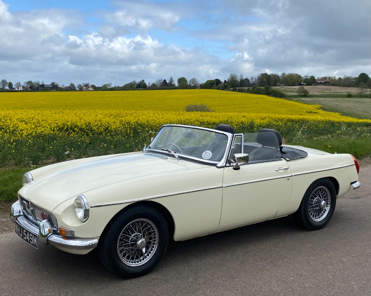 1973 MG MGB Image 1