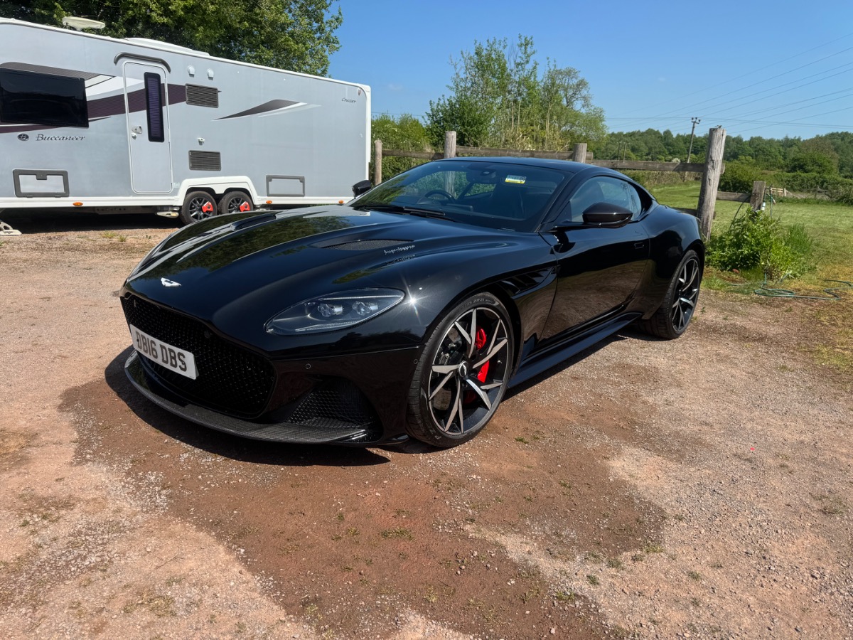 2018 Aston Martin DBS Image 5