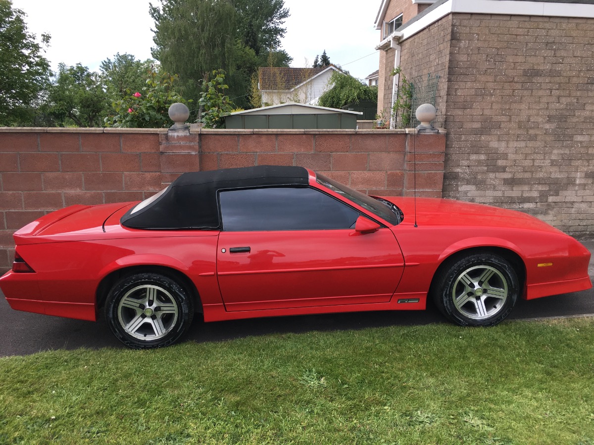1990 Chevrolet Camaro Image 2