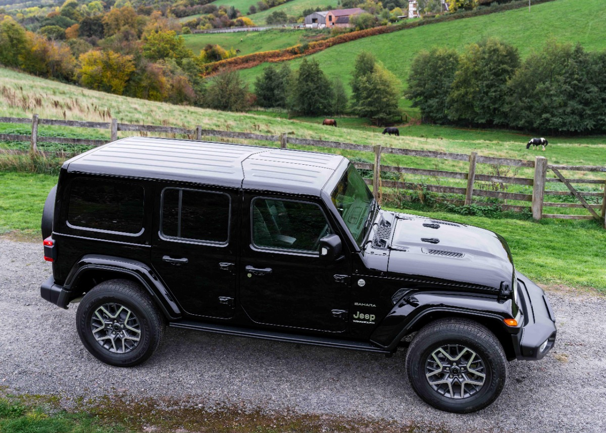 2025 Jeep Sahara Image 4