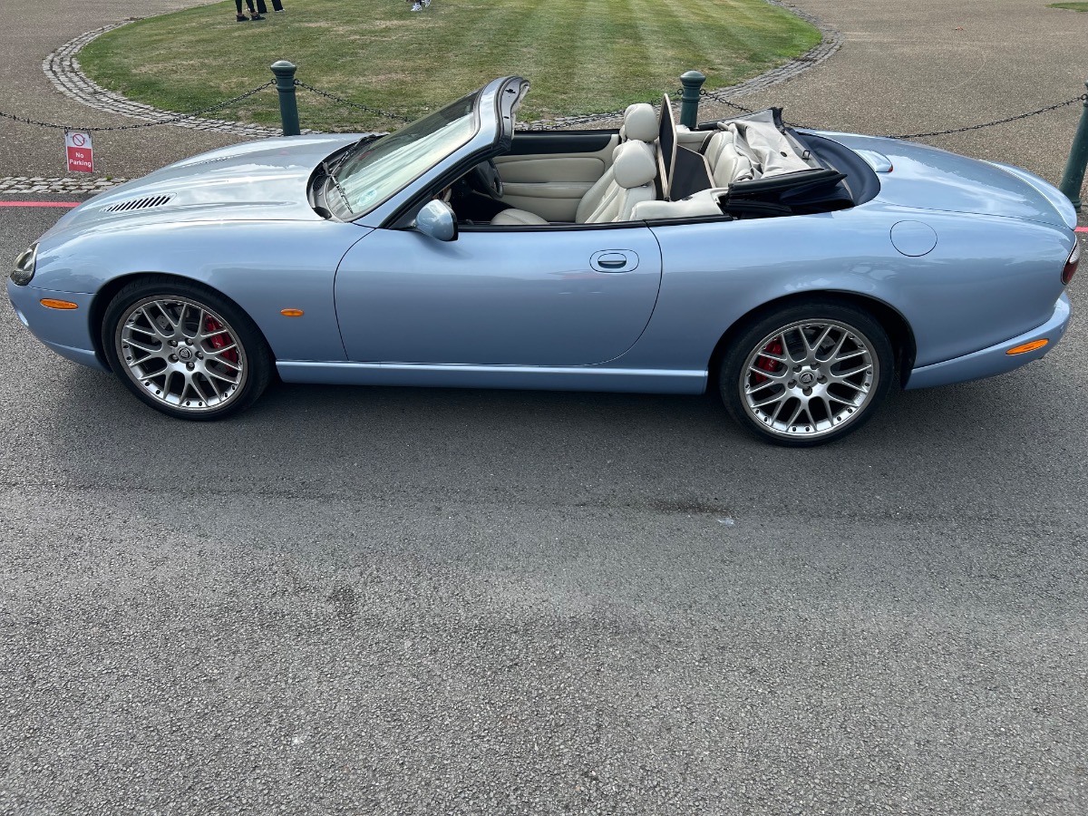 2005 Jaguar XKR Image 5