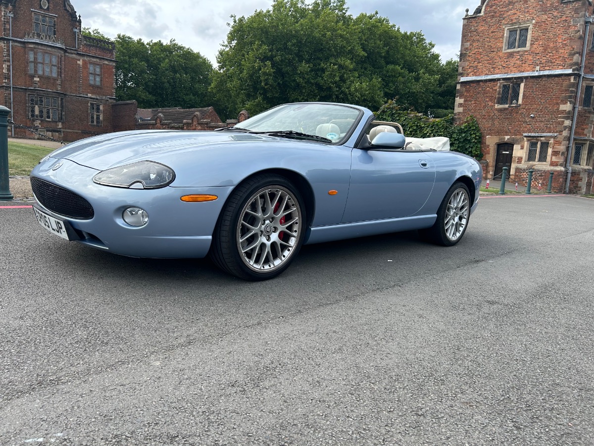 2005 Jaguar XKR Image 4
