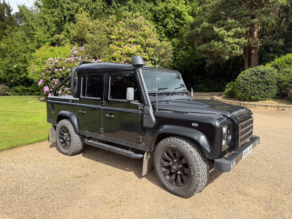 2015 Land Rover Defender 110 Image 1