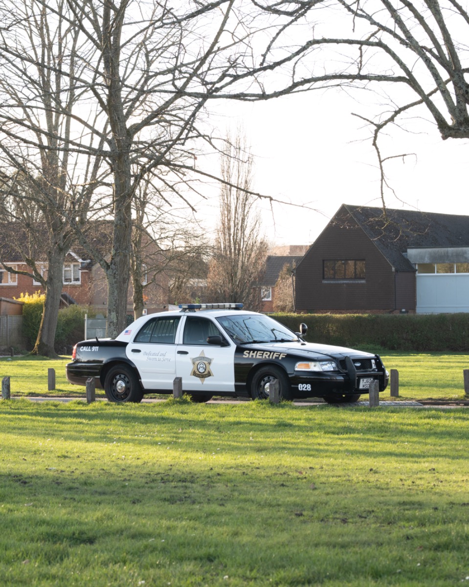 2011 Ford Crown Victoria Image 2