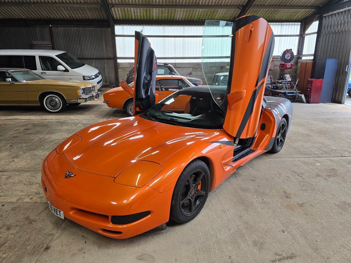 2000 Chevrolet Corvette Image 1