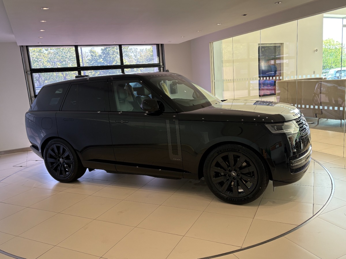 2025 Land Rover Range Rover Image 2