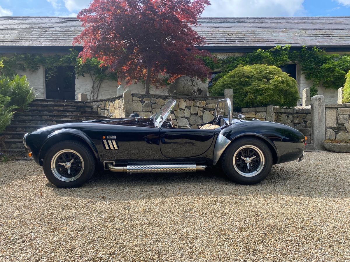 1965 AC Cobra Image 2