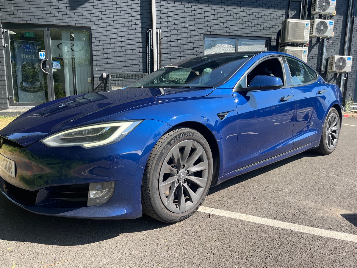2020 Tesla Model S Image 2