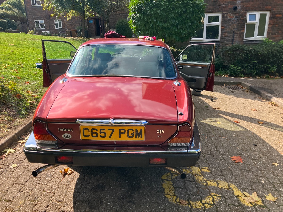 1986 Jaguar XJ6 Image 2