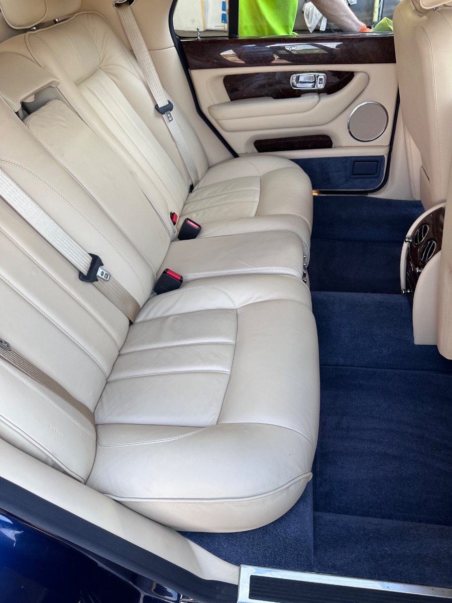 2005 Bentley Arnage Image 15