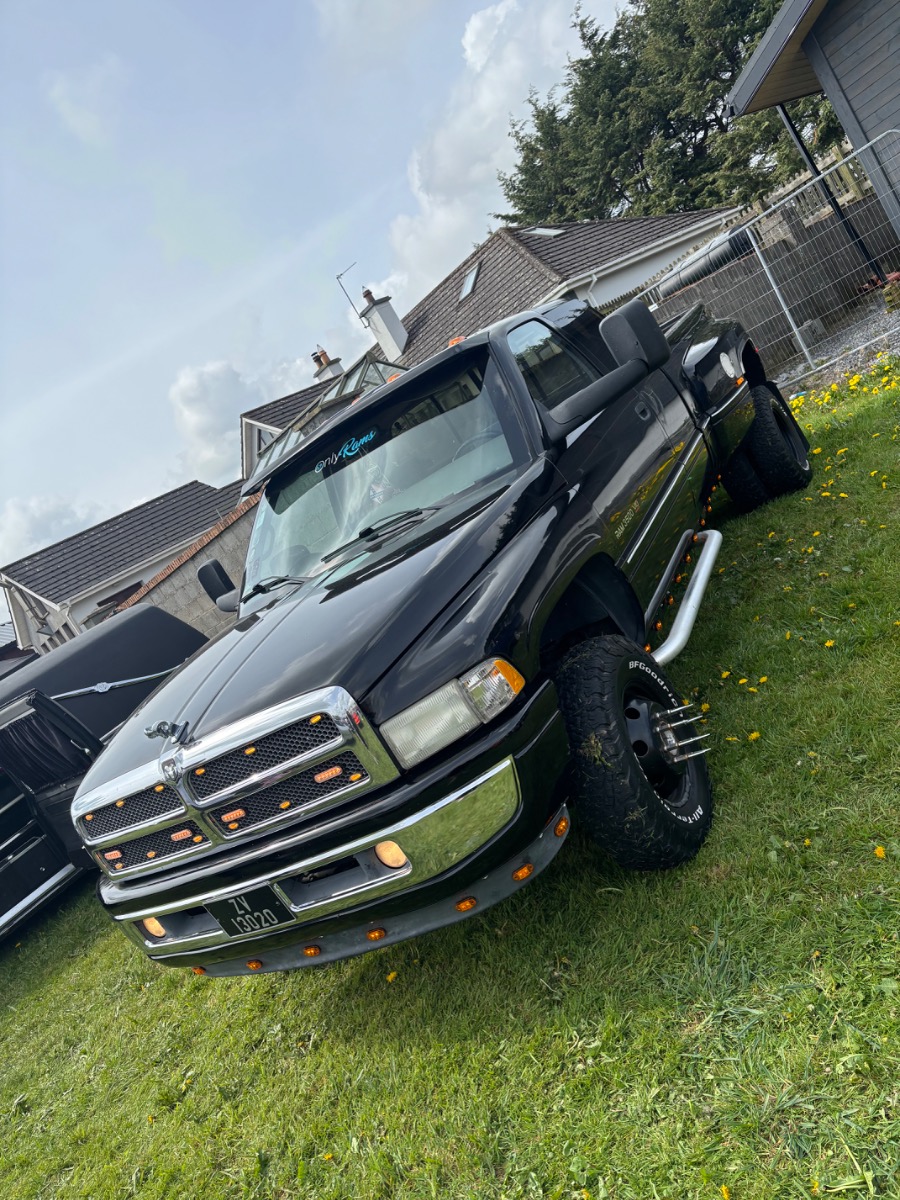 1995 Dodge Ram 3500 Image 3