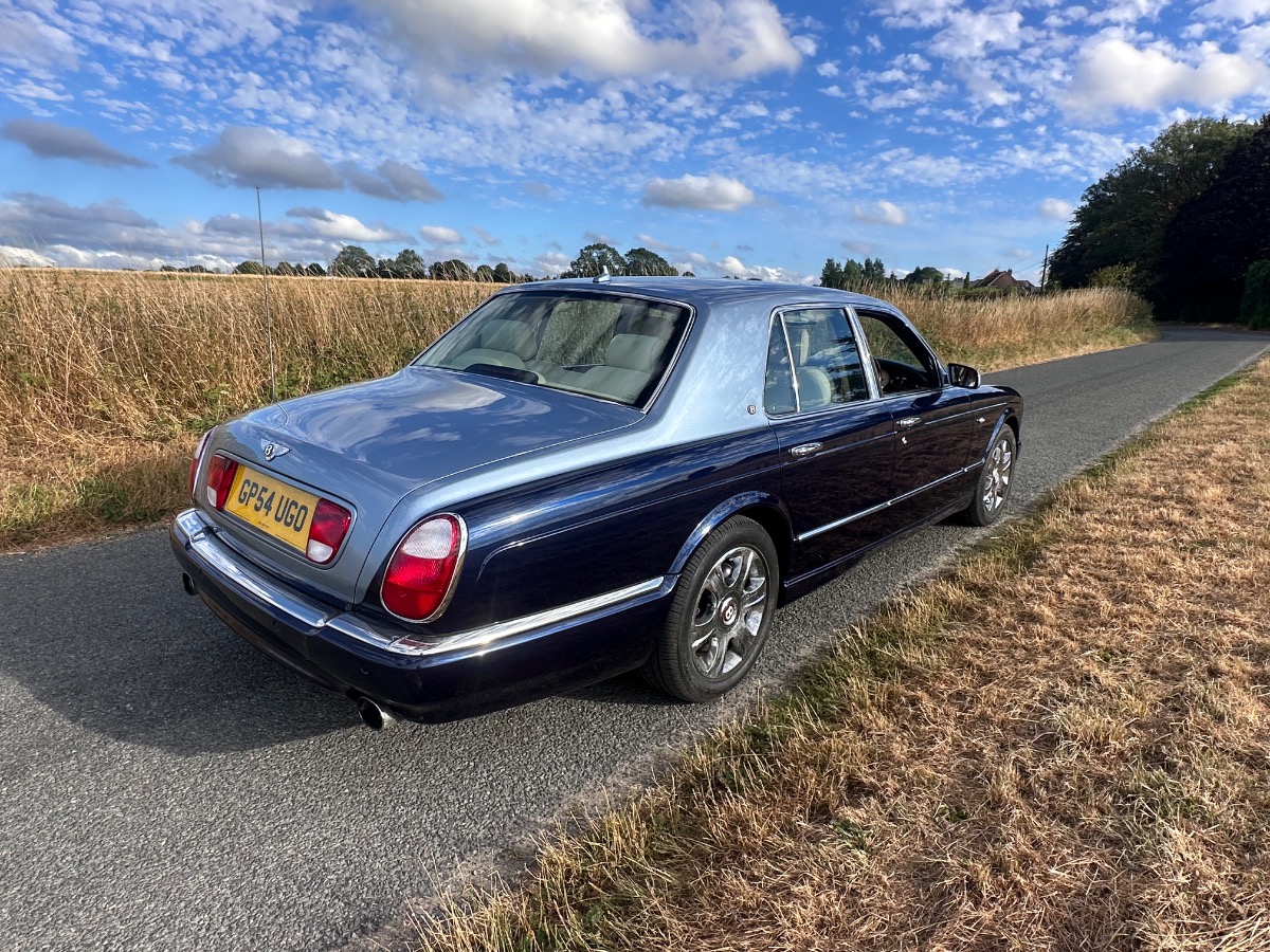2005 Bentley Arnage Image 2