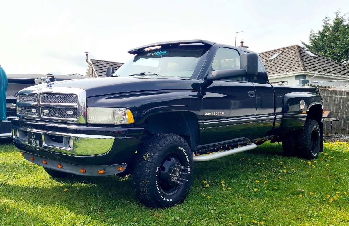 1995 Dodge Ram 3500 Image 1
