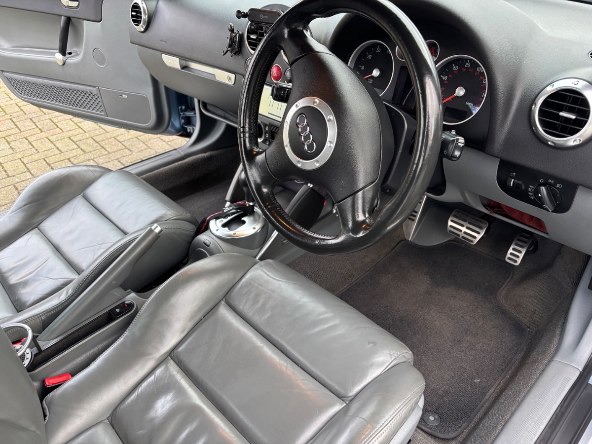 2004 Audi TT Image 5