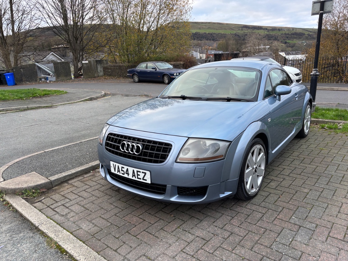 2004 Audi TT Image 2
