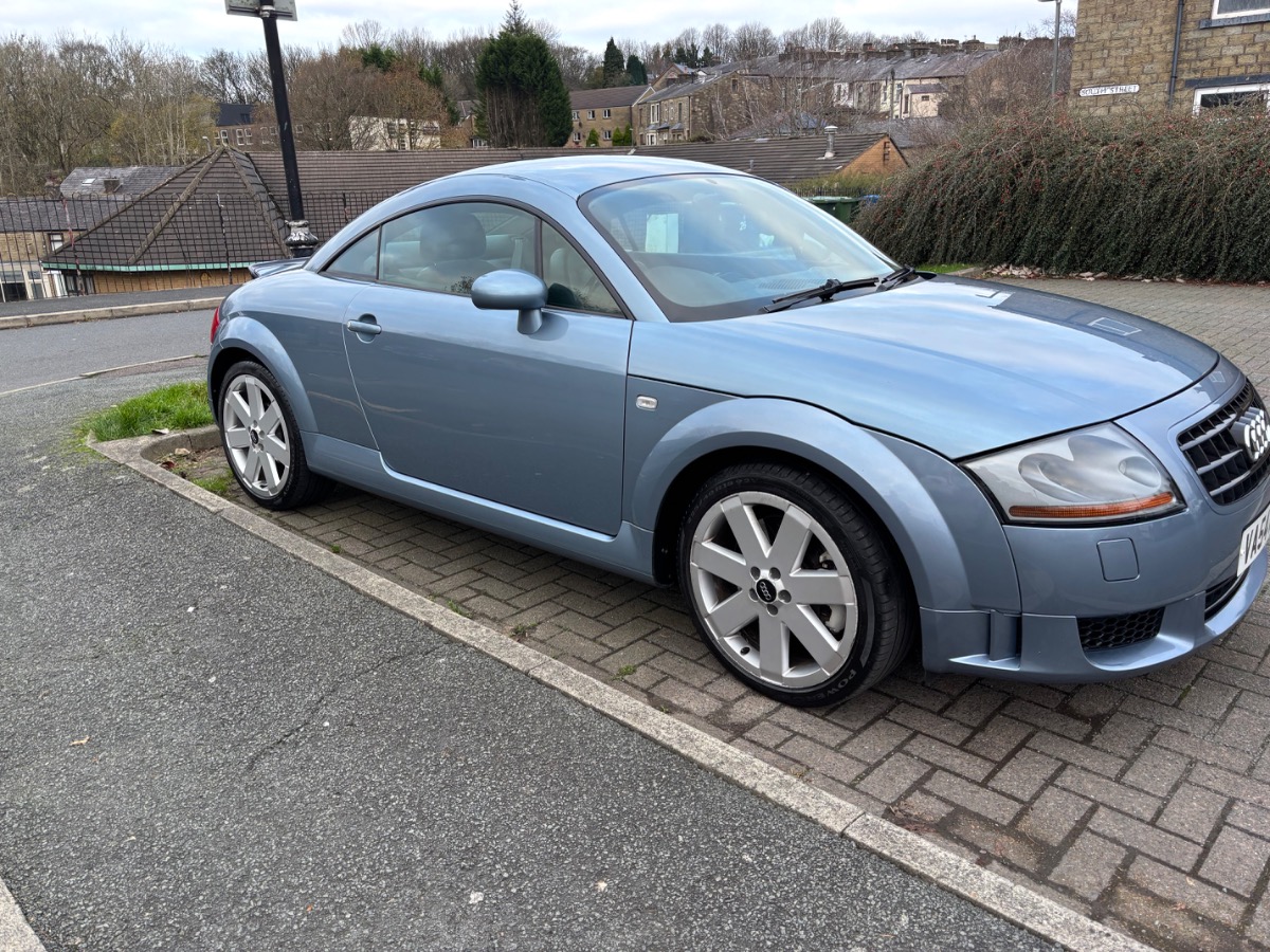 2004 Audi TT Image 1