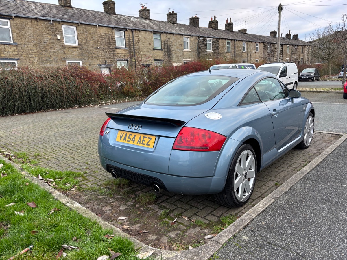 2004 Audi TT Image 3