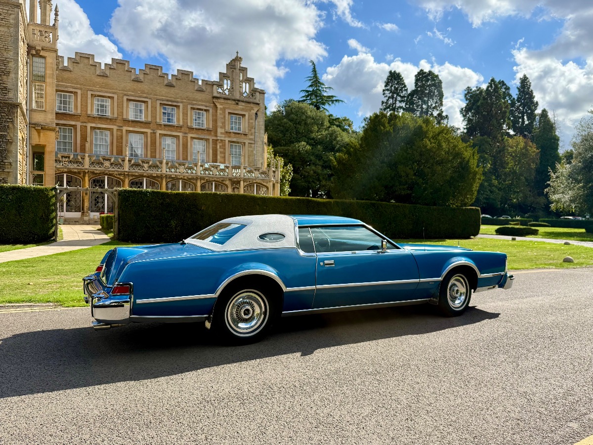 1976 Lincoln Continental Image 9