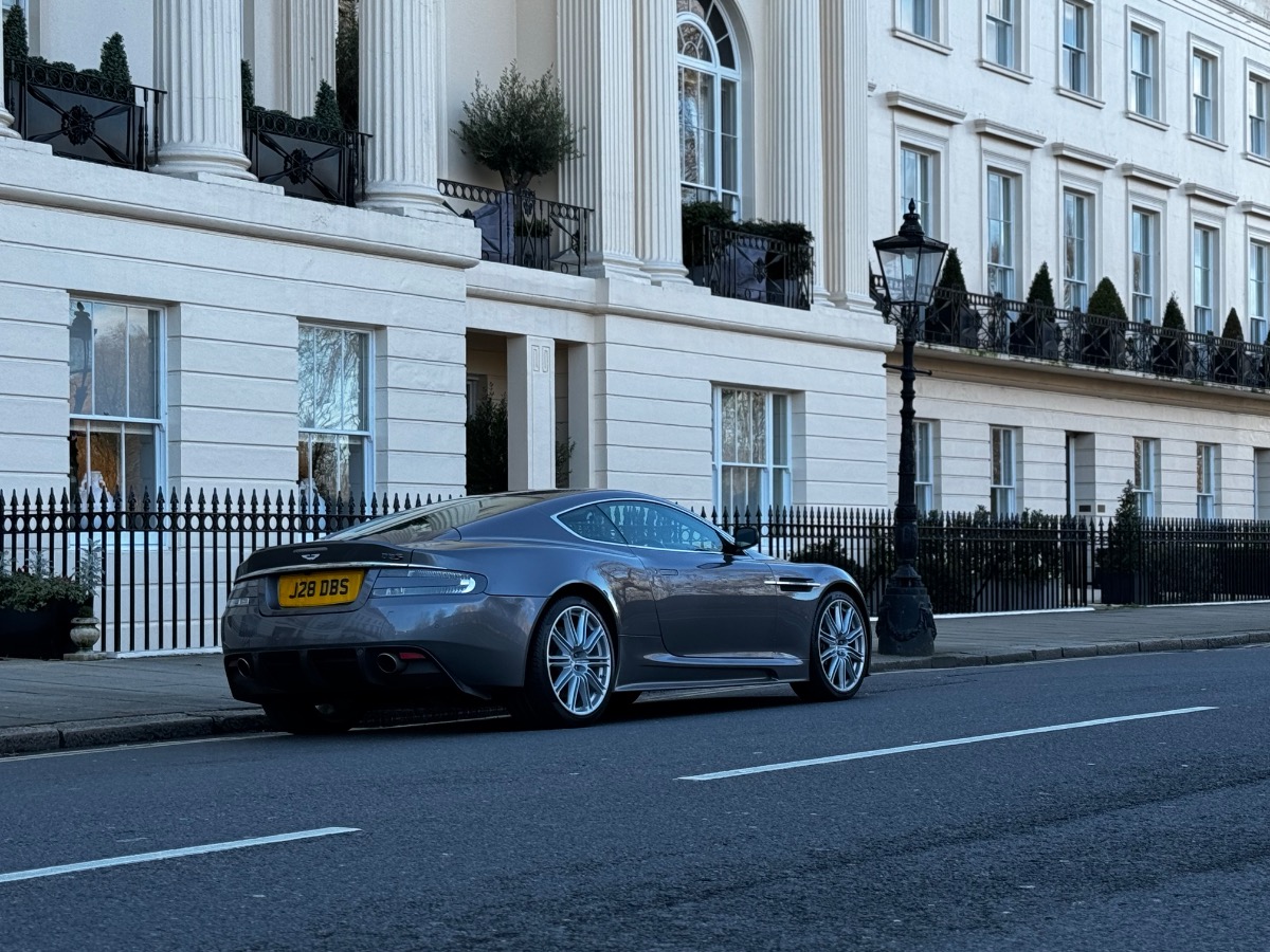 2009 Aston Martin DBS Image 10