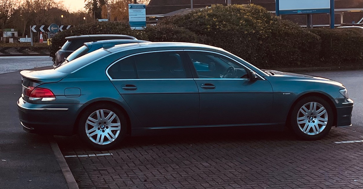 2005 BMW 7 Series Image 2