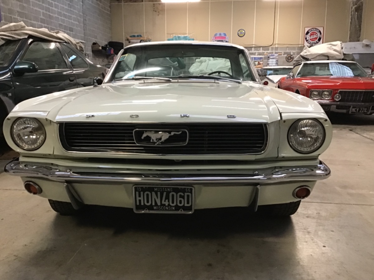 1966 Ford Mustang Image 2