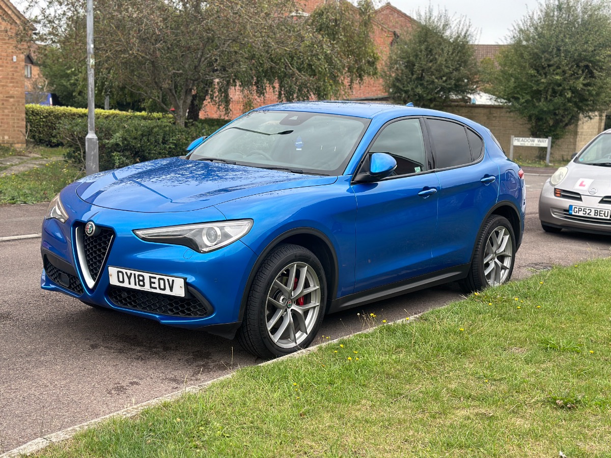 2018 Alfa Romeo Stelvio Image 1