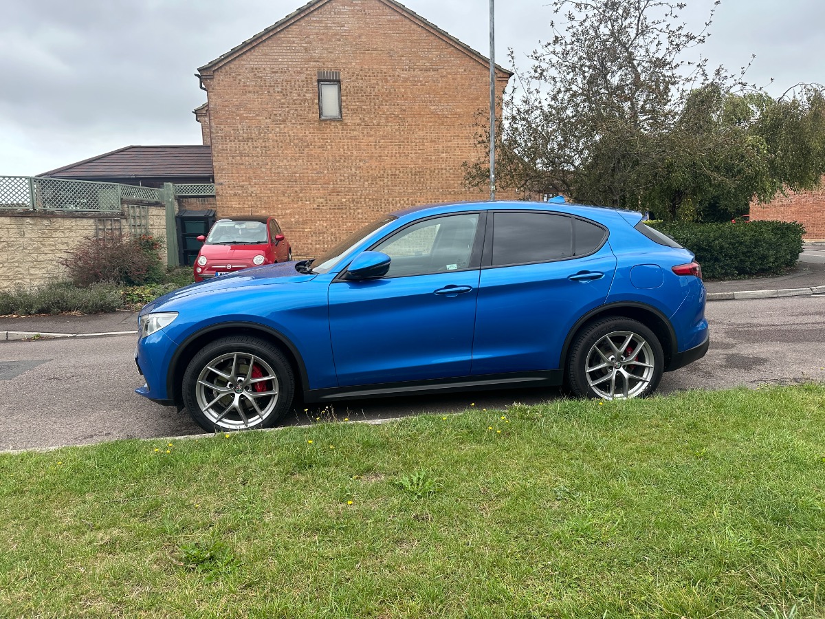 2018 Alfa Romeo Stelvio Image 2