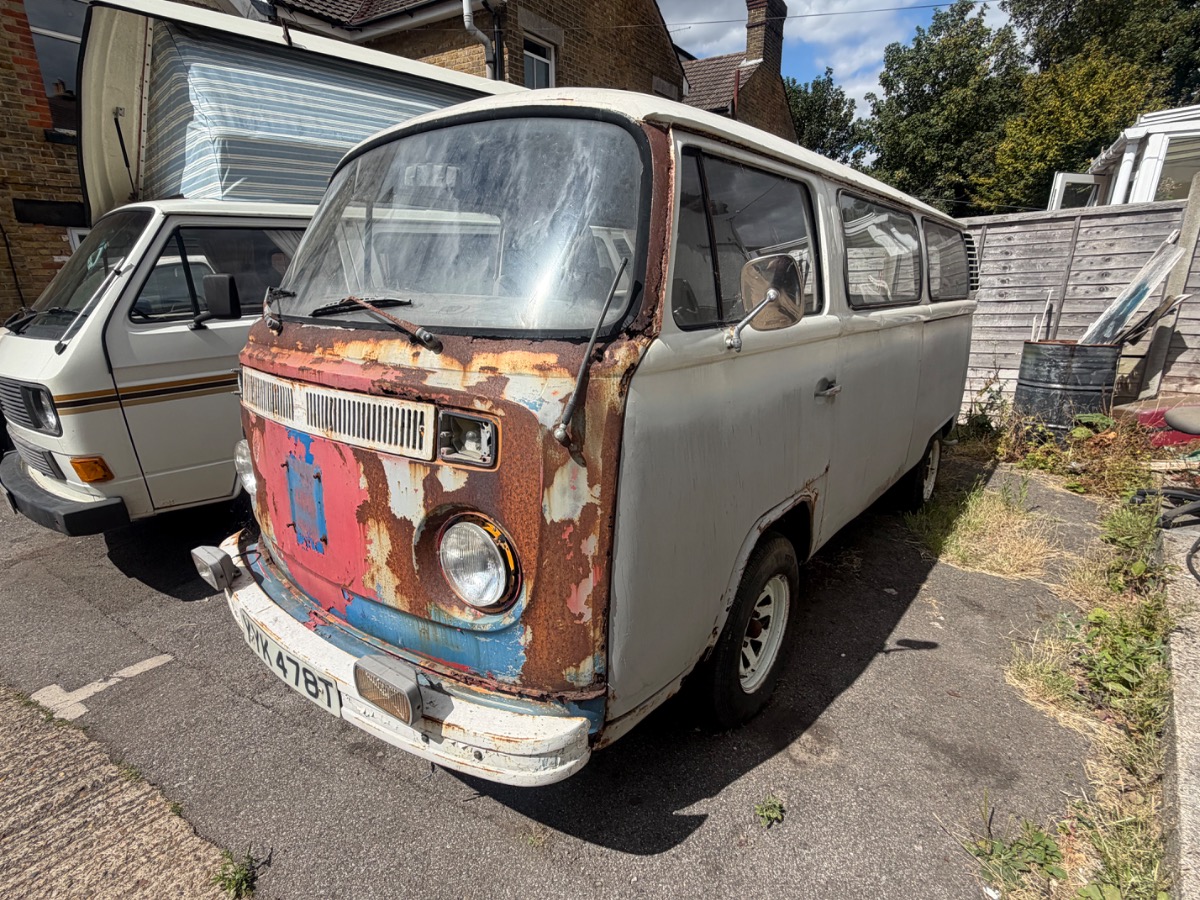 1972 Volkswagen T2 Camper Van / Bus Image 2