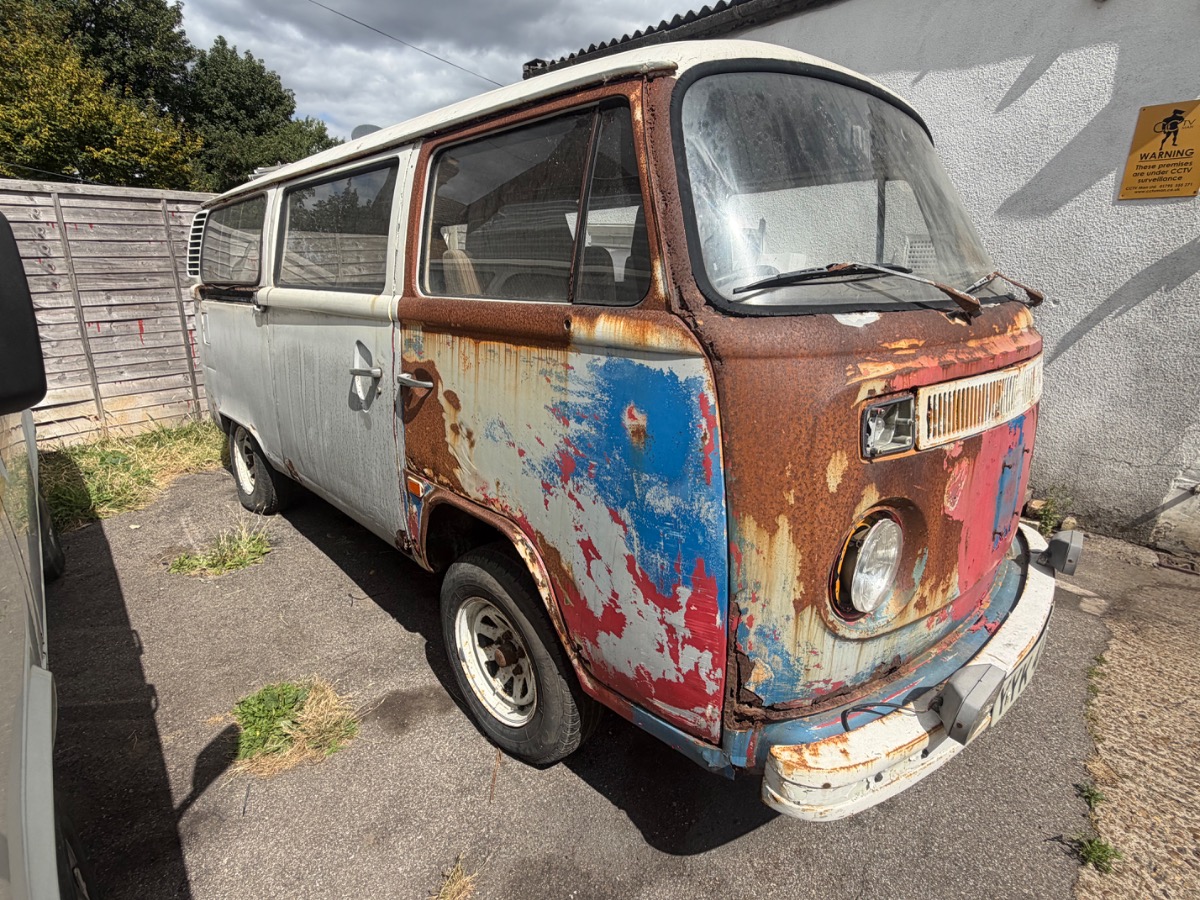 1972 Volkswagen T2 Camper Van / Bus Image 1
