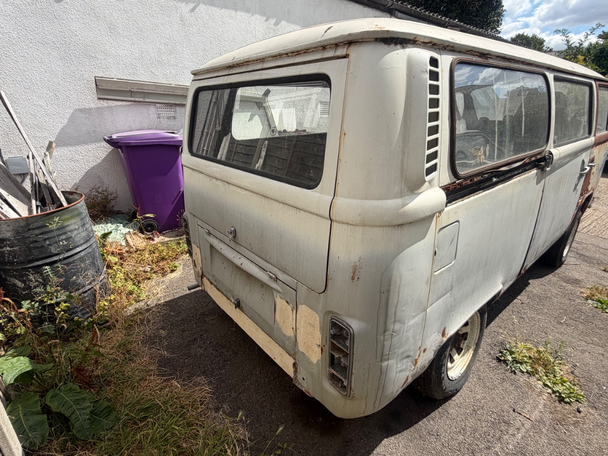 1972 Volkswagen T2 Camper Van / Bus Image 4